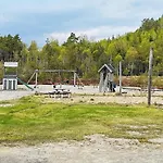 10 Person In Halden-by Traum * Halden
