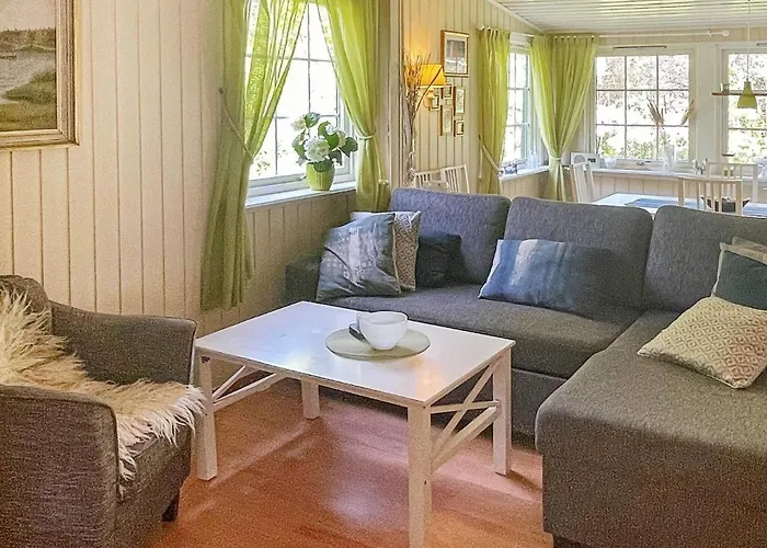 10 Person In Halden-by Traum Nyaraló