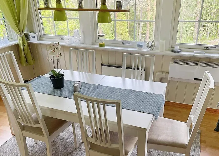 10 Person In Halden-by Traum * Halden